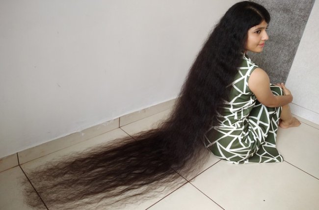Saiba quem é a adolescente com cabelo mais comprido do mundo 