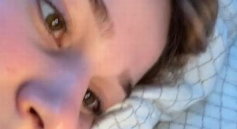 Jovem descobre traição ao analisar reflexo no olho da namorada