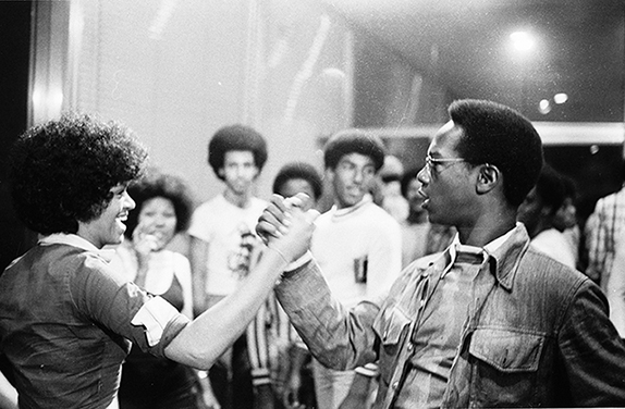 Documentário sobre Fernanda Young estreia no Cine Casarão nesta quinta