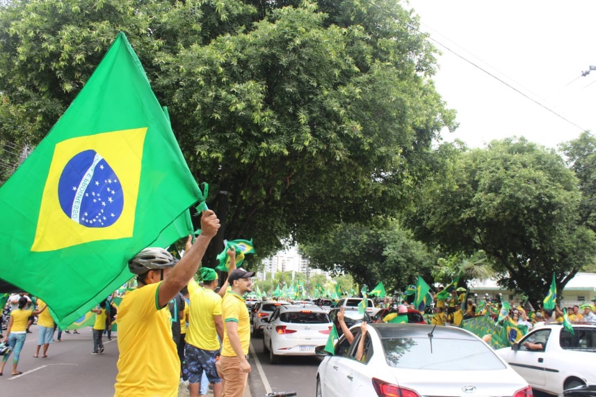 Bolsonaristas convocam greve para segunda e caminhoneiros dizem que não organizam atos