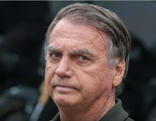 Bolsonaro apresenta crise de soluço em primeira noite na Papudinha 