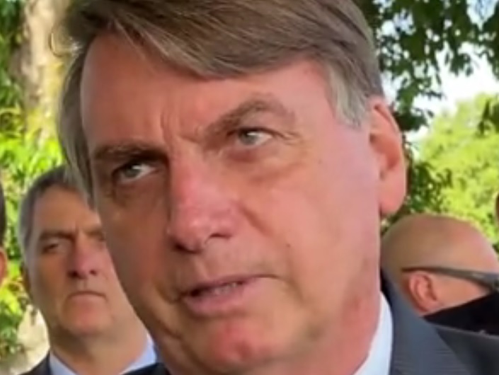 Bolsonaro diz que Brasil ‘está no limite’ e aguarda ‘sinalização do povo’ 