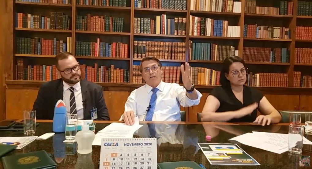 'Sem voto impresso não haverá eleição', diz Bolsonaro a ministro do TSE 