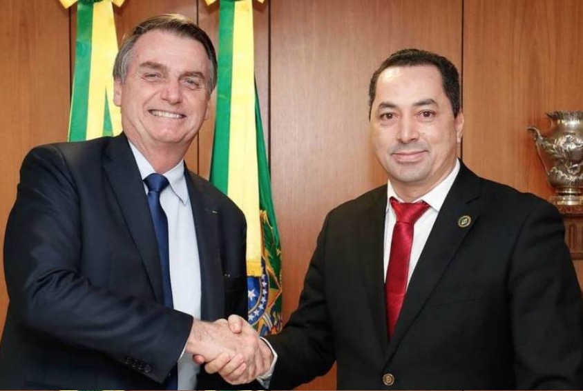 Empresário que organizou almoço entre sertanejos e Bolsonaro está intubado
