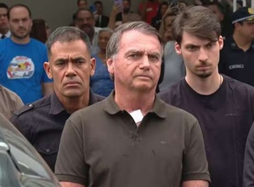 Bolsonaro passará a noite no hospital após mal-estar