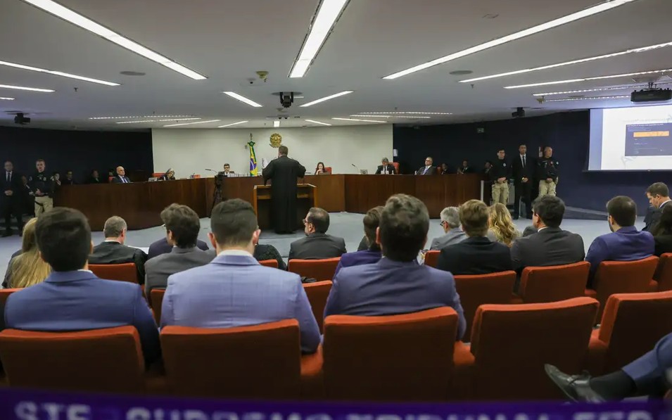 STF retoma nesta terça julgamento de Bolsonaro e mais sete réus