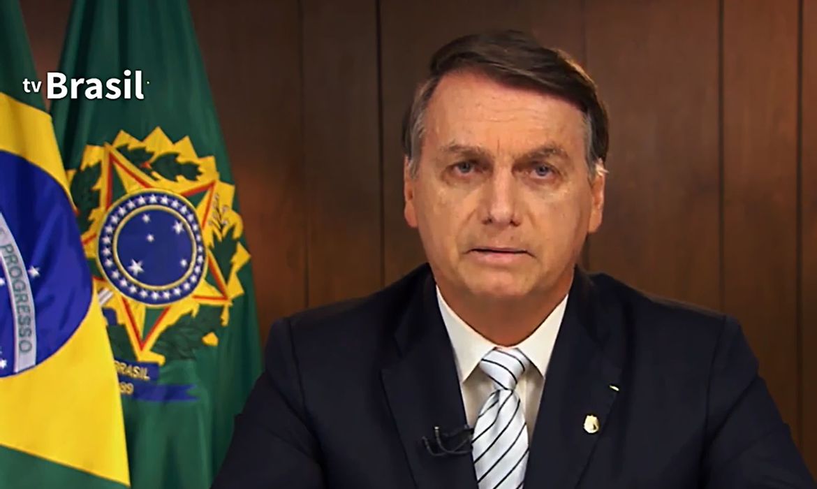 PGR manda arquivar notícia-crime por gastos de Bolsonaro