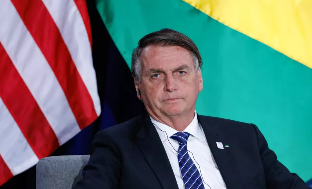Condenado, Bolsonaro fica inelegível e abre espaço para 'herdeiro' na direita