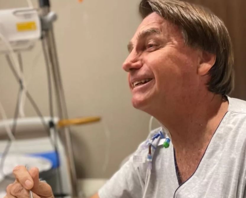 Presidente Bolsonaro recebe alta e deixa hospital após 4 dias de internação