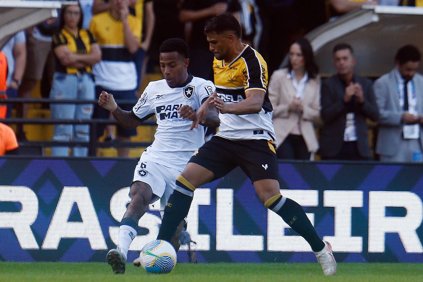 Criciúma derrota Botafogo por 2 a 1 pelo Brasileirão; veja como foi o jogo