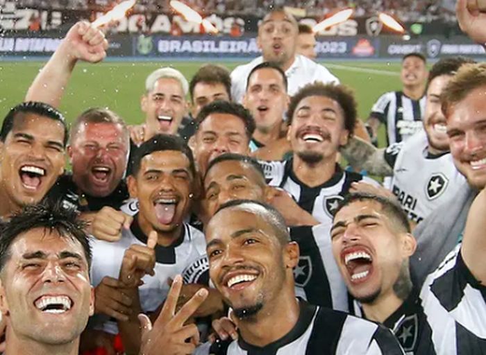 Bar na zona sul vira refúgio para torcedores do Botafogo em São Paulo