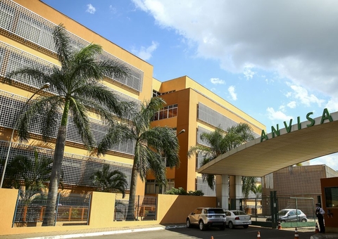 Anvisa diz que não recebeu pedido de uso emergencial de vacina 