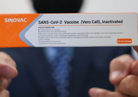 Butantan se manifesta após ter testes da Coronavac suspensos