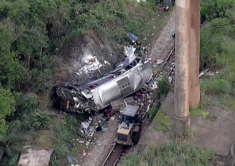 Sobe para 18 o número de mortos em acidente de ônibus em Minas Gerais 