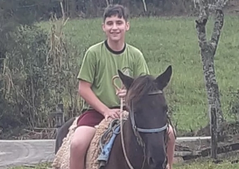 Corpo de adolescente é encontrado grudado em cerca elétrica de sítio