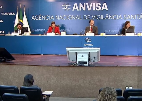 Em reunião, gerente da Anvisa indica aprovação da vacina de Oxford