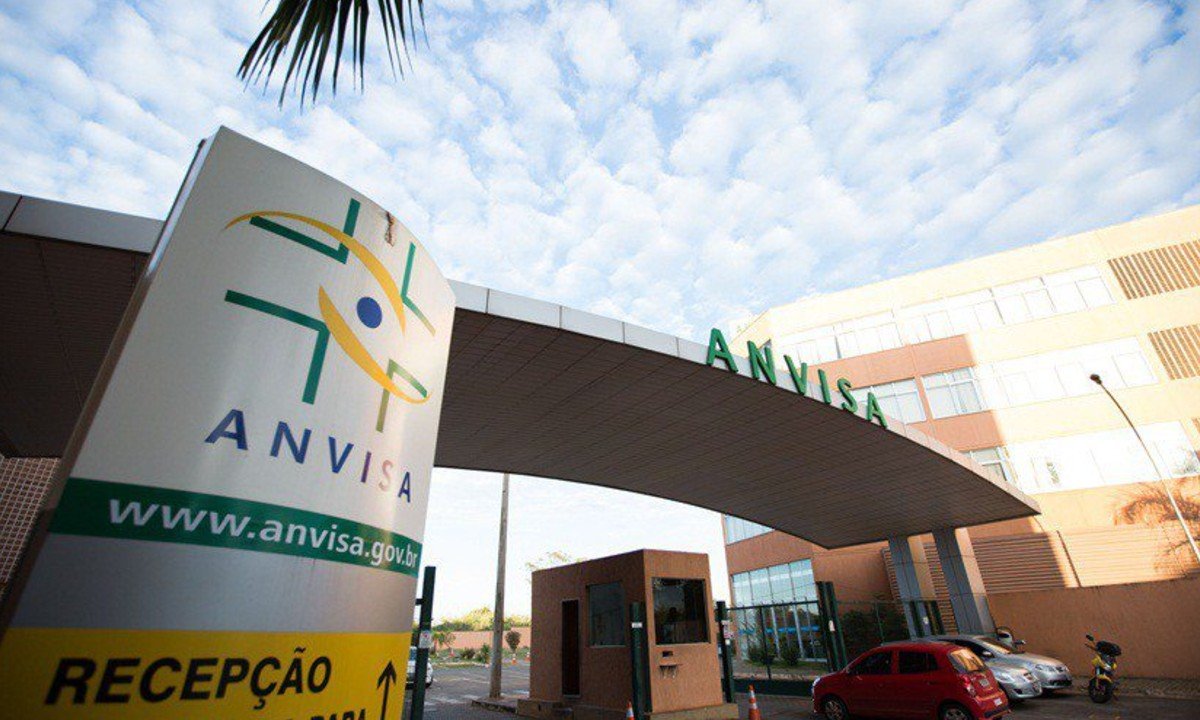 Anvisa afirma que não houve pedido emergencial de vacina contra Covid-19