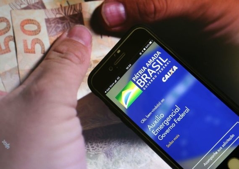 Trabalhadores fora do Bolsa Família recebem parcela do auxílio emergencial 
