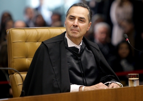 Resultado sai hoje 'se Deus quiser', diz Barroso após lentidão no 1º turno