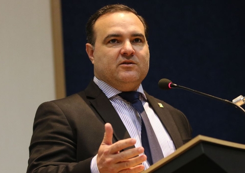 Bolsonaro oficializa indicação de Jorge Oliveira para o TCU