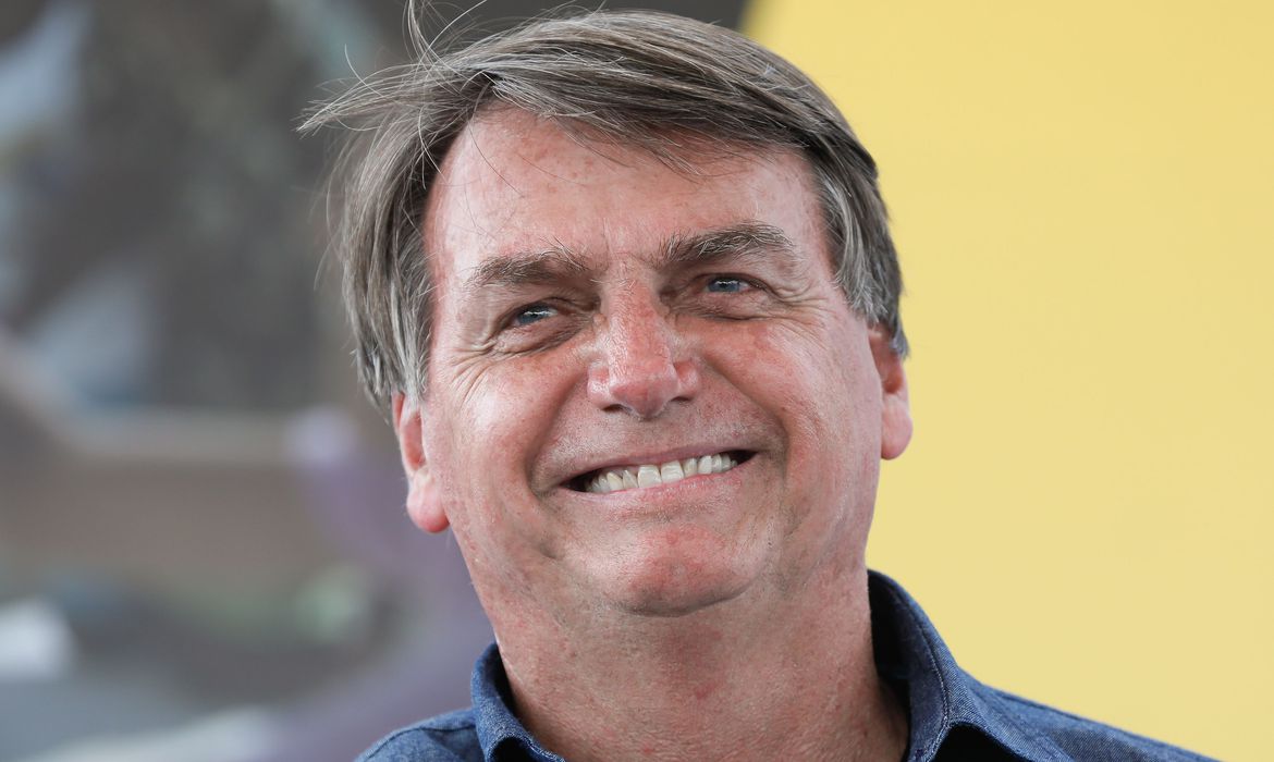 Bolsonaro recebe alta após cirurgia para retirada de cálculo na bexiga