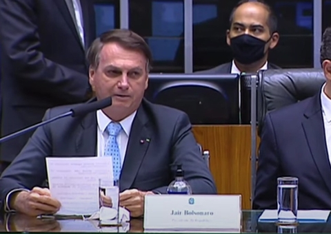 'Nos encontramos em 22', diz Bolsonaro ao ser chamado de genocida e fascista no Congresso