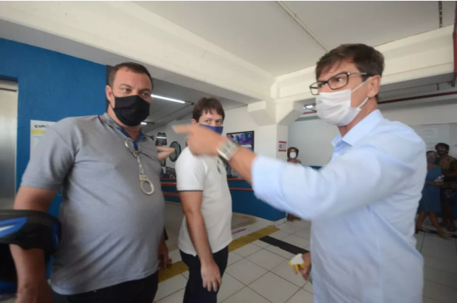 Candidato a prefeito de Natal agride equipe de reportagem