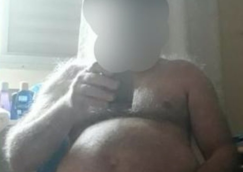 Professor é investigado por mandar foto nu 'por engano' para alunos