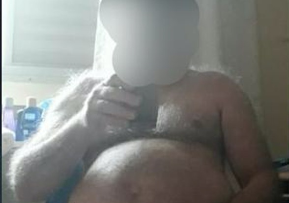 Professor é investigado por mandar foto nu 'por engano' para alunos