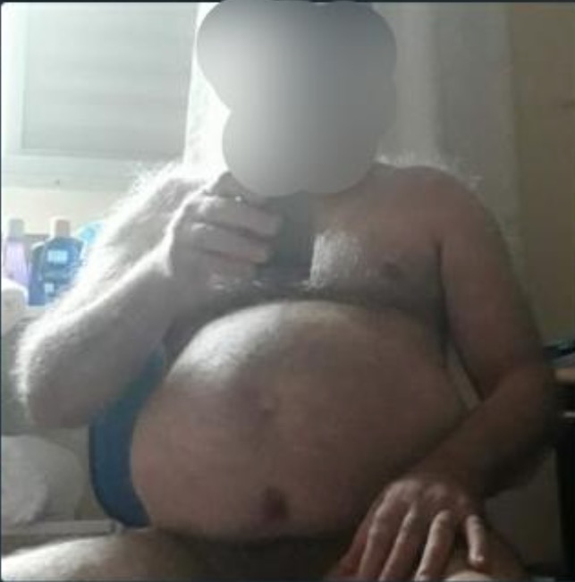 Professor manda foto nu 'por engano' a alunos do 7º ano 