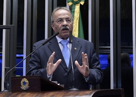 Senador propõe que Chico Rodrigues tire licença do mandato