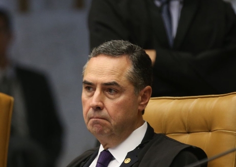 Barroso suspende decisão que afasta Chico Rodrigues do cargo de senador