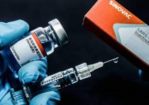 CoronaVac será produzida mesmo sem investimento federal, diz Butantan