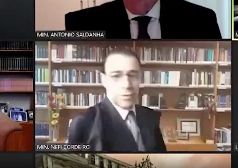 Vídeo: Ministro do STJ aparece sem calças em julgamento