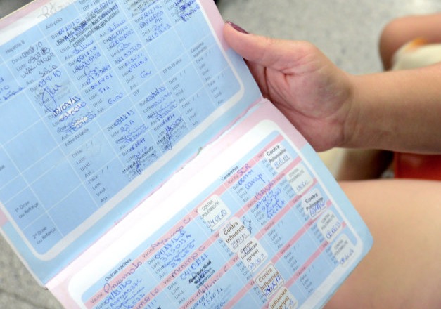 Atualização da caderneta e vacinação de polio e sarampo vão até dia 30