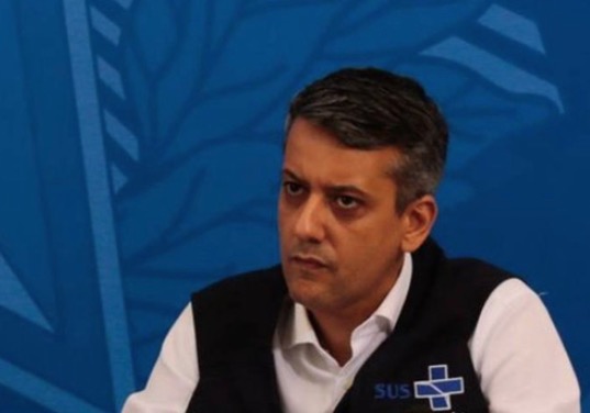 Bolsonaro retira indicação de Roberto Dias para Anvisa após denúncia 