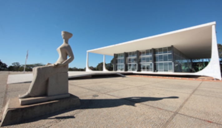 Após 4 votos, STF adia julgamento sobre revista íntima em presídios