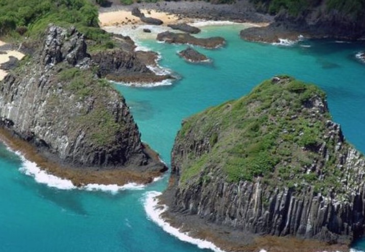 Turistas falsificam testes para entrarem em Noronha e acabam na prisão