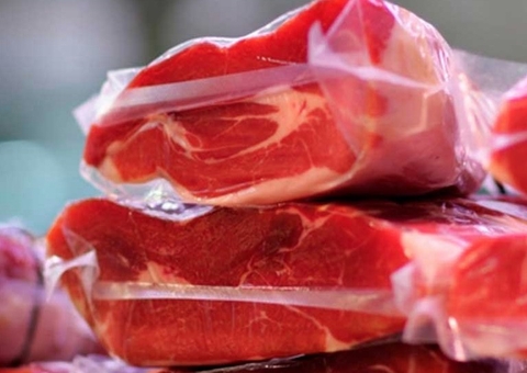 China encontra focos de coronavírus em embalagens de carnes brasileiras