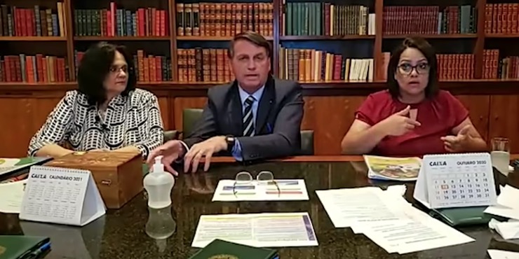 Com ressalvas e ataques a Dória, Bolsonaro afirma que vai comprar CoronaVac