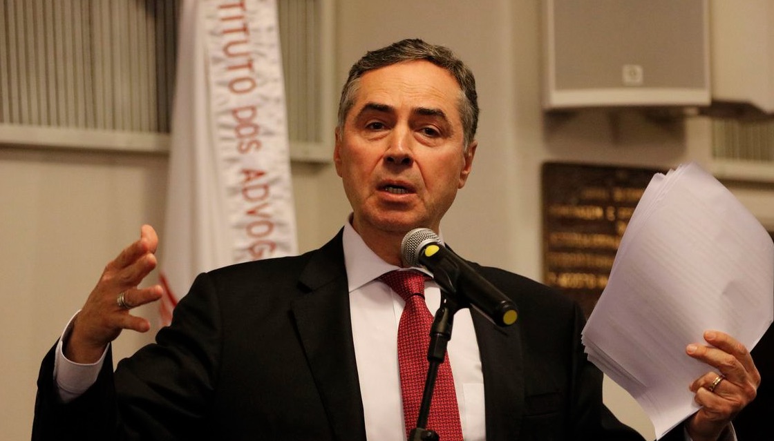 Barroso diz que pretende implementar votação pelo celular