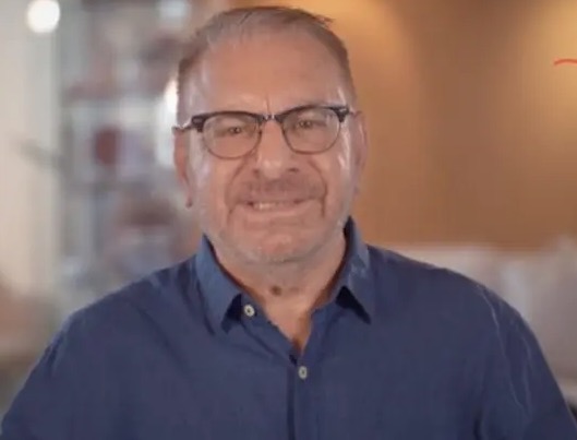 Prefeito que propôs tratamento com ozônio pelo reto é reeleito em Itajaí