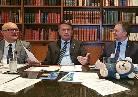 Bolsonaro afirma que plano de imunização está praticamente pronto