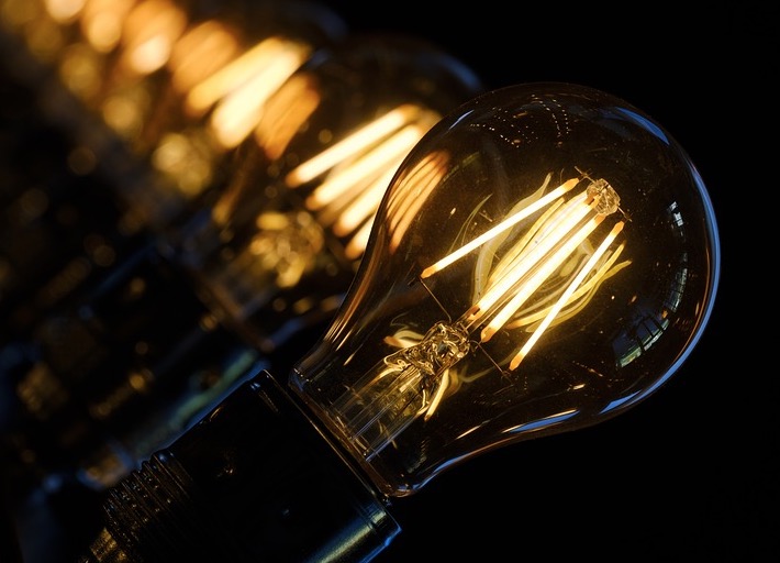 Conta de energia deve ficar mais cara a partir de dezembro