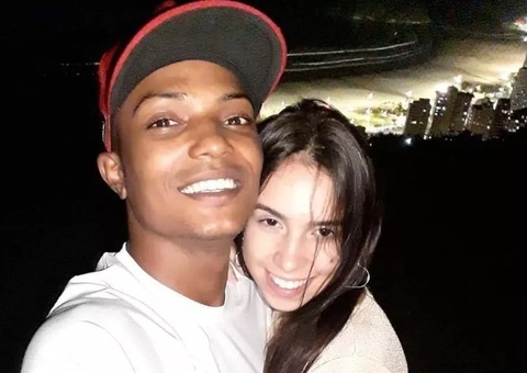 Criança é salva de acidente ao ser abraçada pelo tio; pais morreram