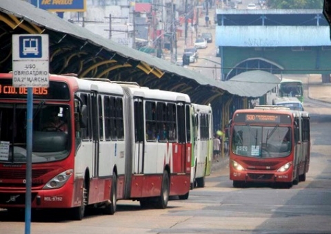 Bolsonaro veta R$ 4 bilhões destinados a transporte público na pandemia