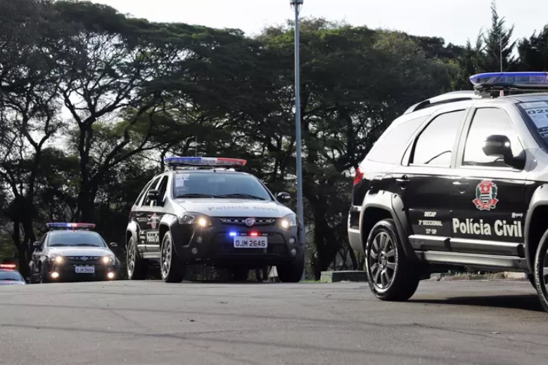 Empresários que lavavam dinheiro para doleiros são presos em operação da PC