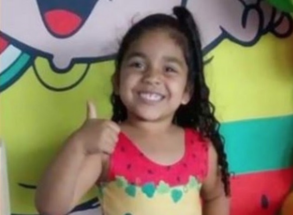 Menina morta e jogada pelo padrasto em caixa reclamava de dores ao urinar