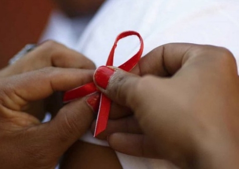 Câmara aprova sigilo sobre condição de pessoa com HIV e hepatites