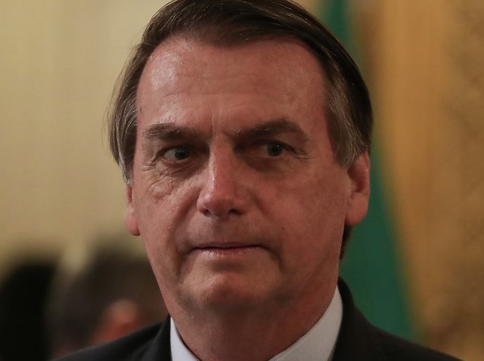 Bolsonaro assina indulto de Natal apenas para policiais condenados
